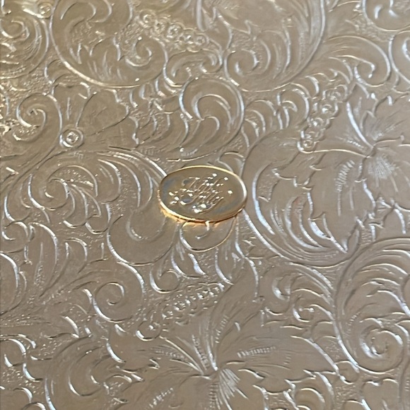 Kirk’s Folly Mirror Compact - Picture 2 of 15